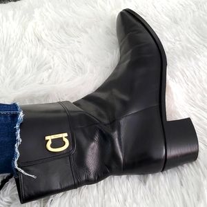 SALVATORE FERRAGAMO LEATHER BLACK BOOTS 8